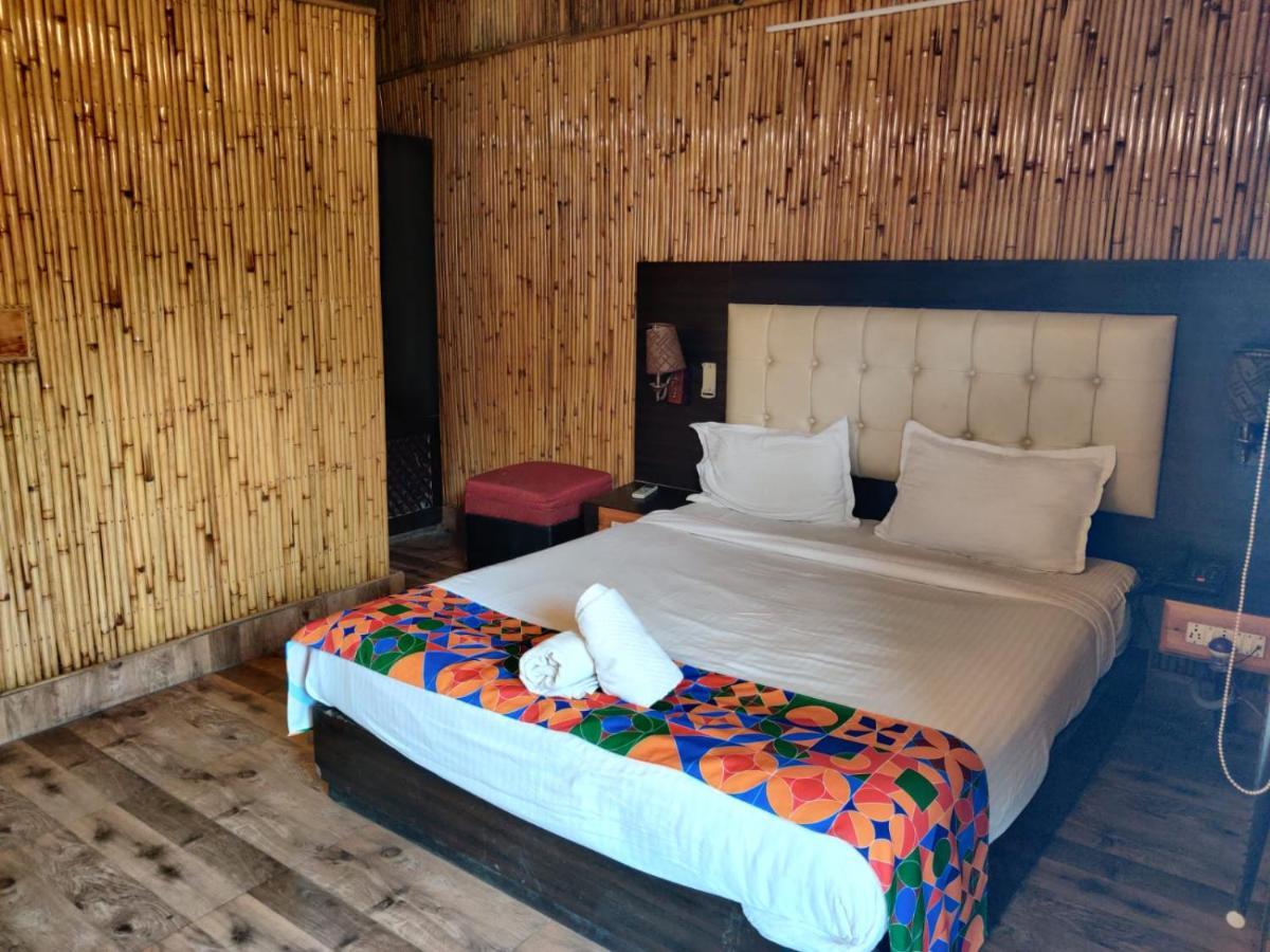 Heritage Hotel Лакнау Екстериор снимка