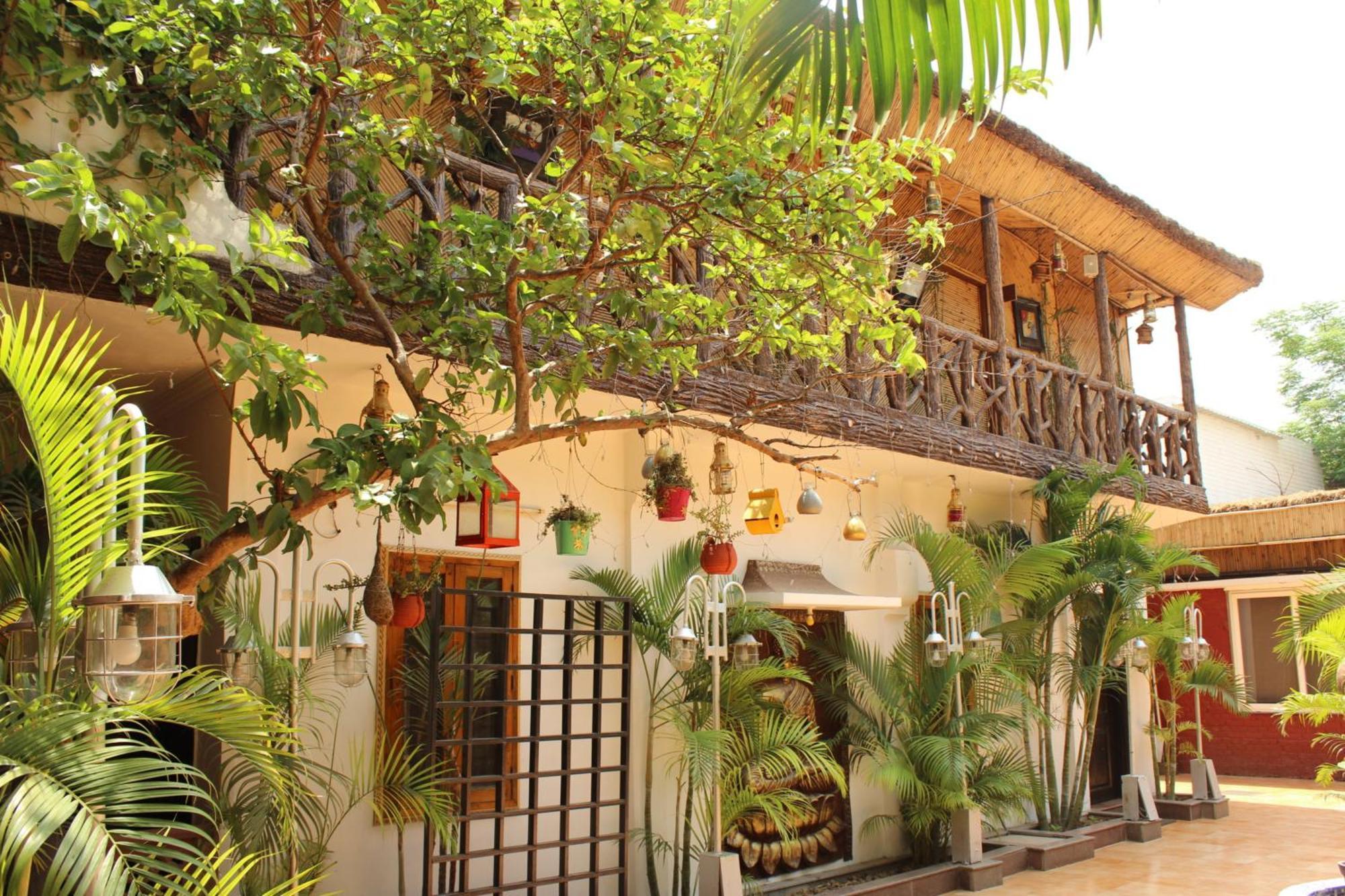 Heritage Hotel Лакнау Екстериор снимка