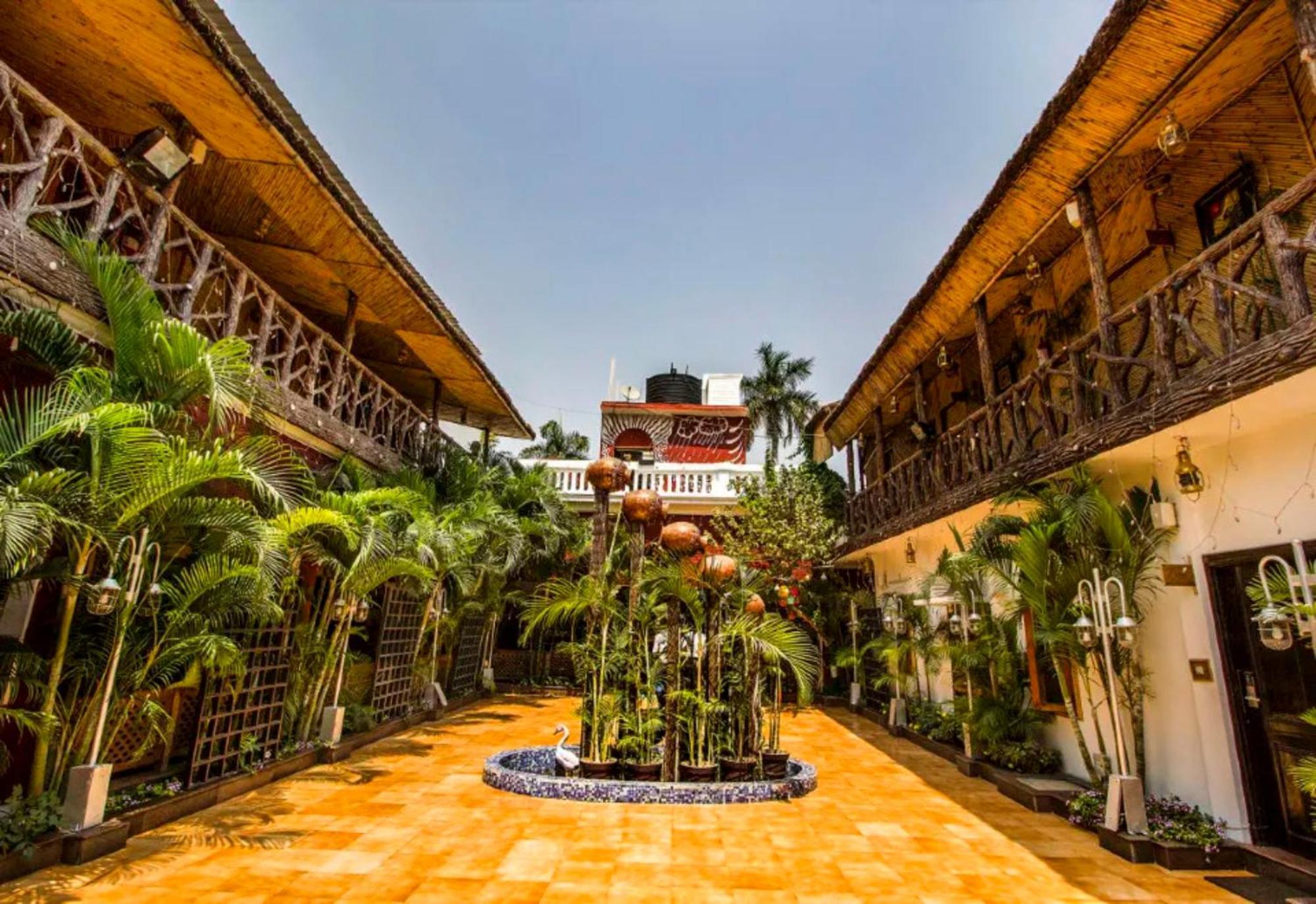 Heritage Hotel Лакнау Екстериор снимка