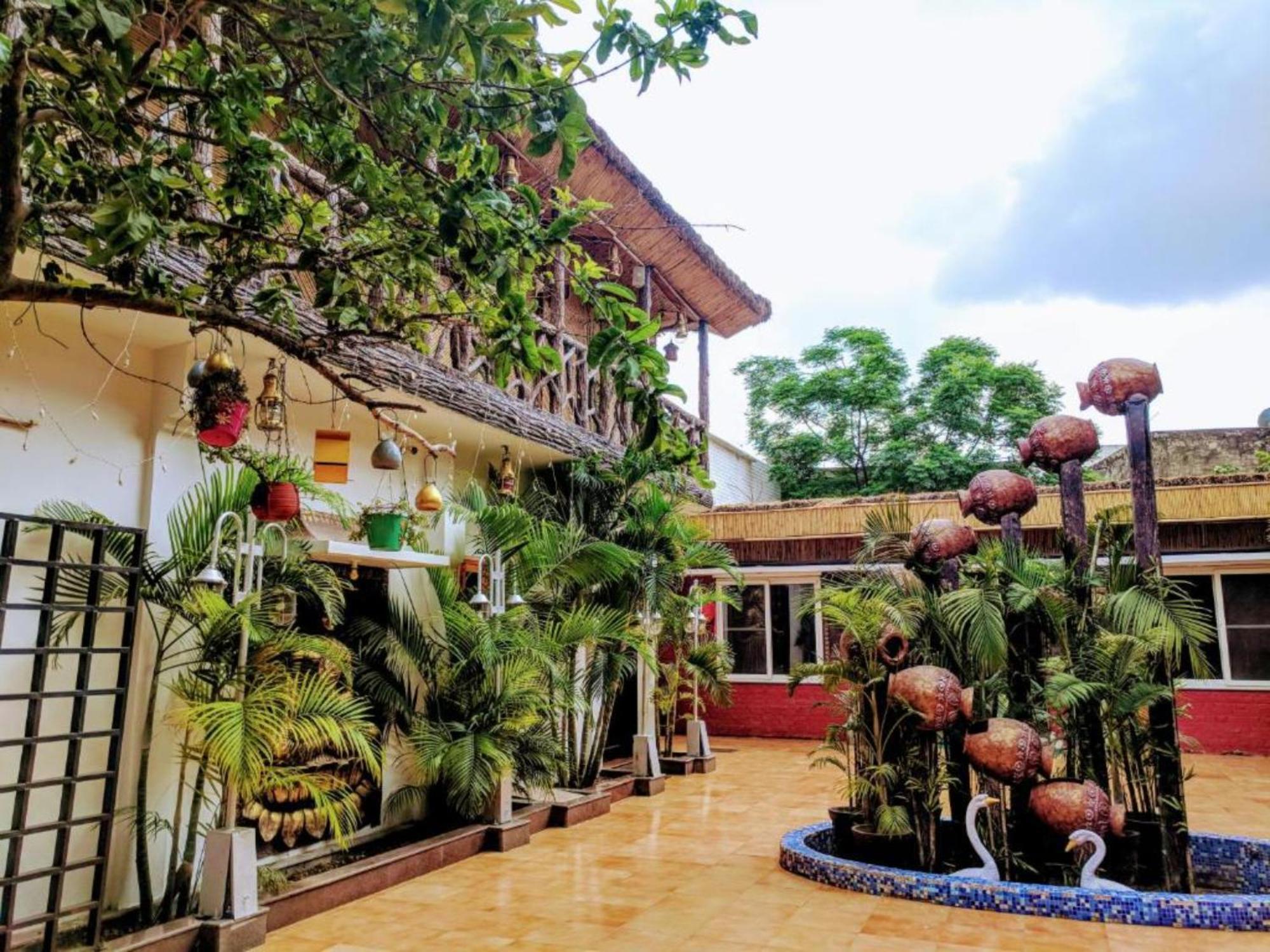 Heritage Hotel Лакнау Екстериор снимка