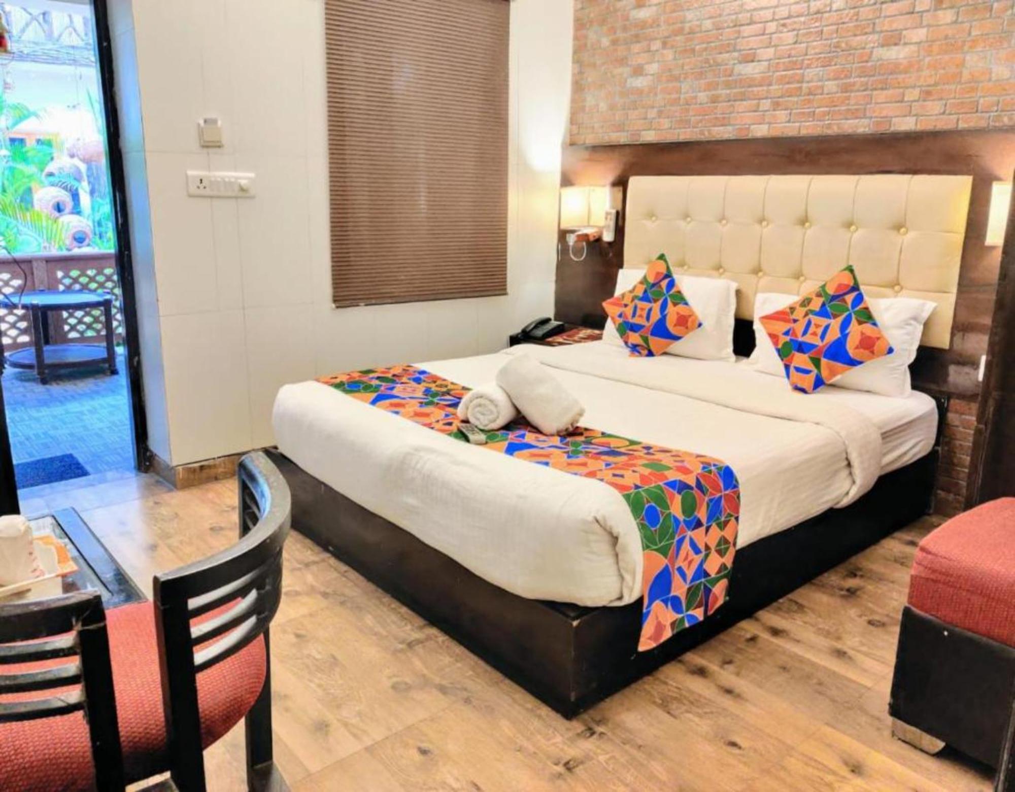 Heritage Hotel Лакнау Екстериор снимка