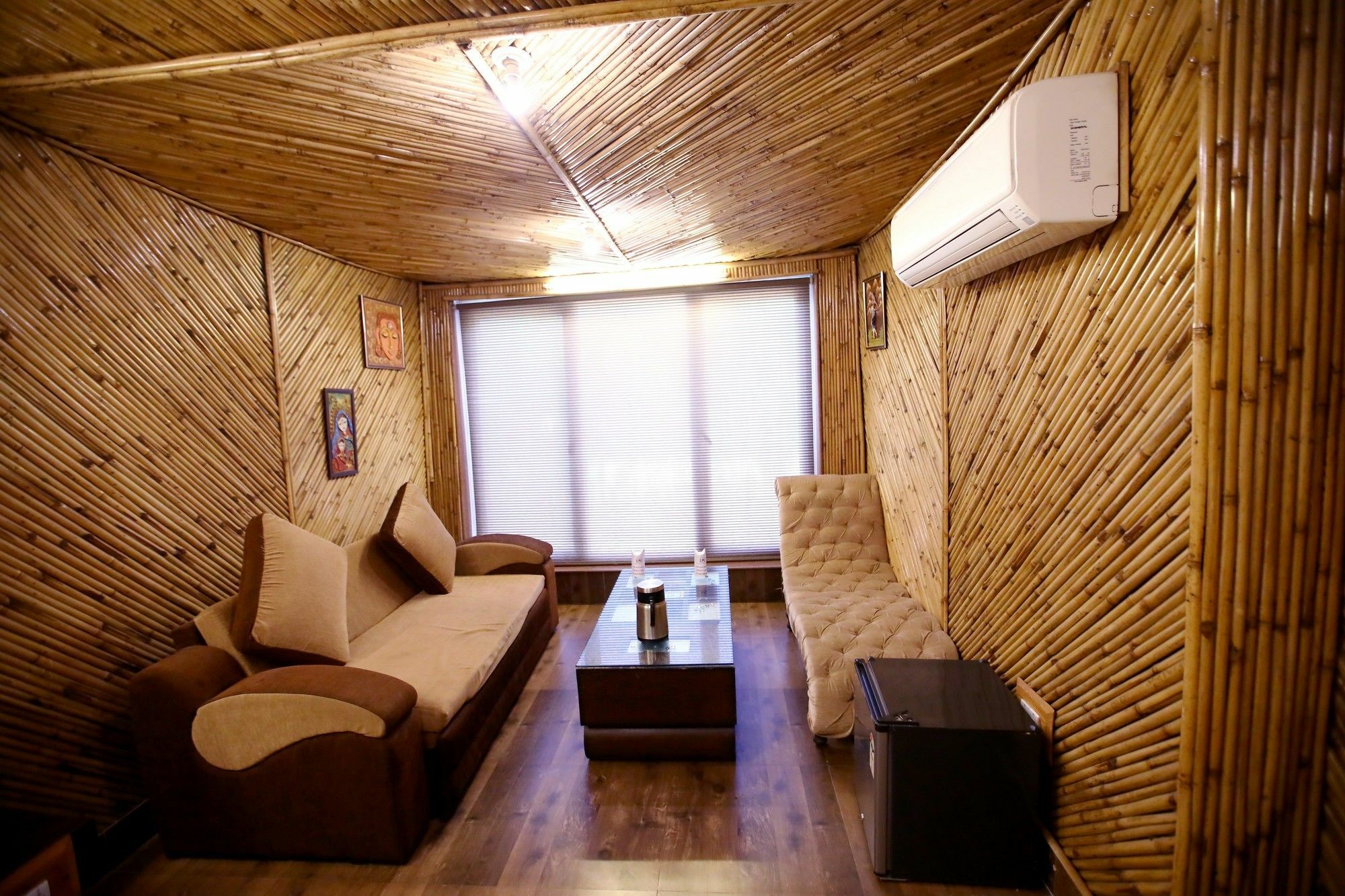 Heritage Hotel Лакнау Екстериор снимка