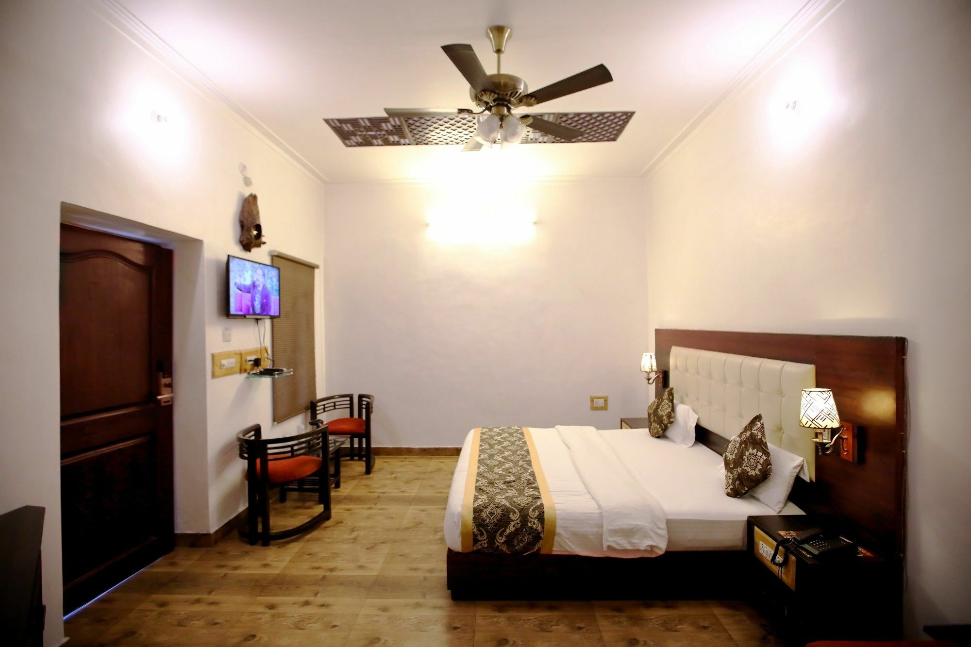 Heritage Hotel Лакнау Екстериор снимка