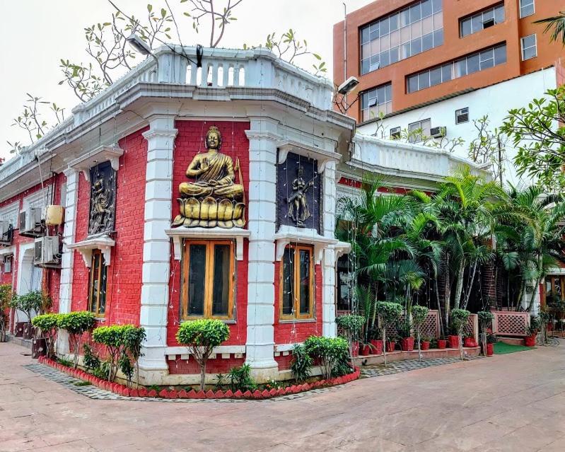Heritage Hotel Лакнау Екстериор снимка