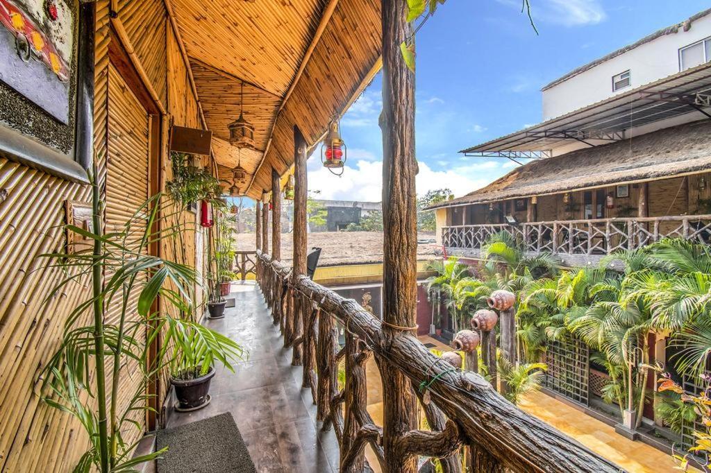 Heritage Hotel Лакнау Екстериор снимка